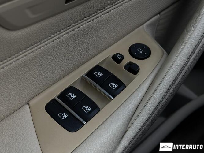 BMW 530e 43 interauto-car