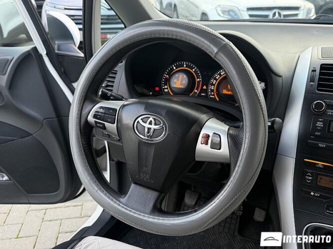 Toyota Auris 33 interauto-car