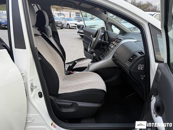 Toyota Auris 38 interauto-car