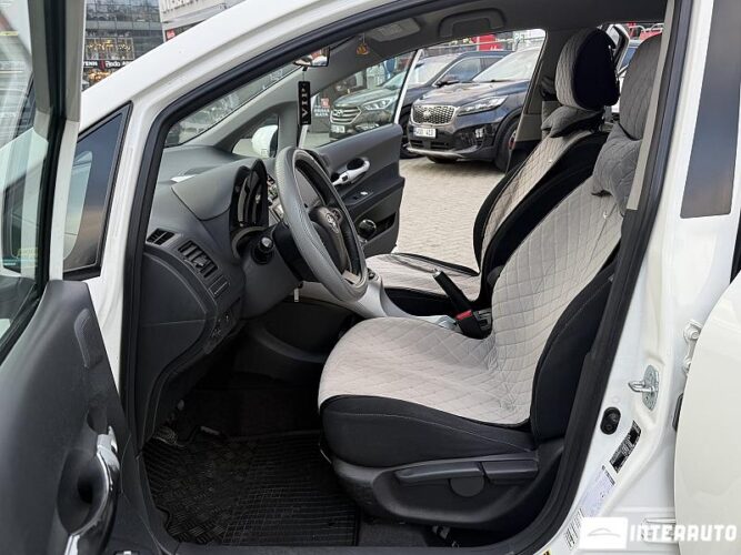 Toyota Auris 31 interauto-car