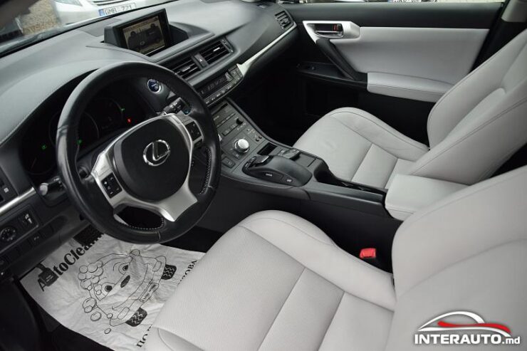 Lexus CT 200h 37 interauto-car