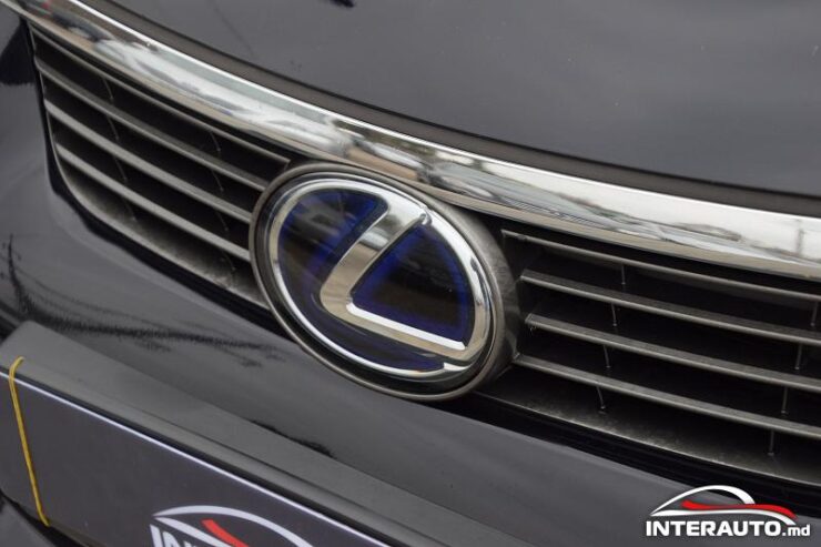 Lexus CT 200h 34 interauto-car