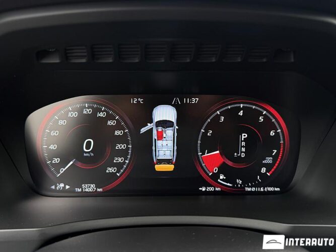 Volvo XC 90 42 interauto-car