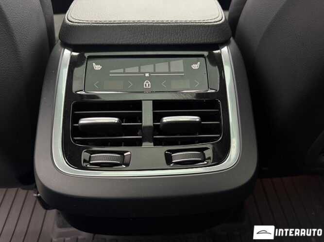 Volvo XC 90 48 interauto-car