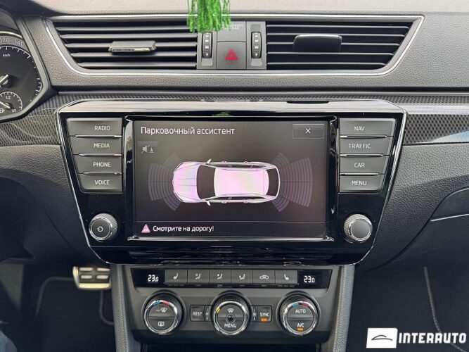 Skoda Superb 43 interauto-car