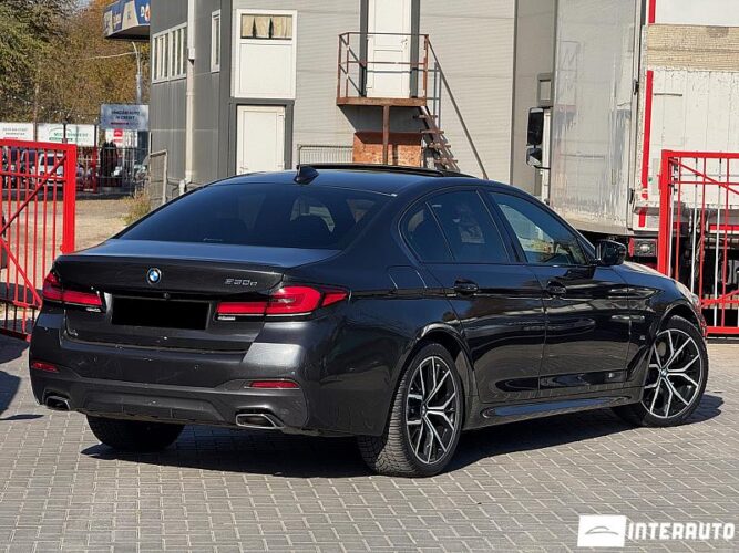 BMW 530e 36 interauto-car