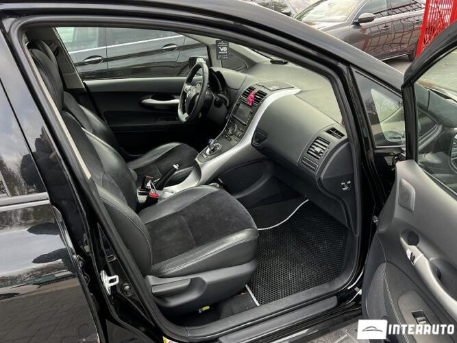 Toyota Auris 34 interauto-car