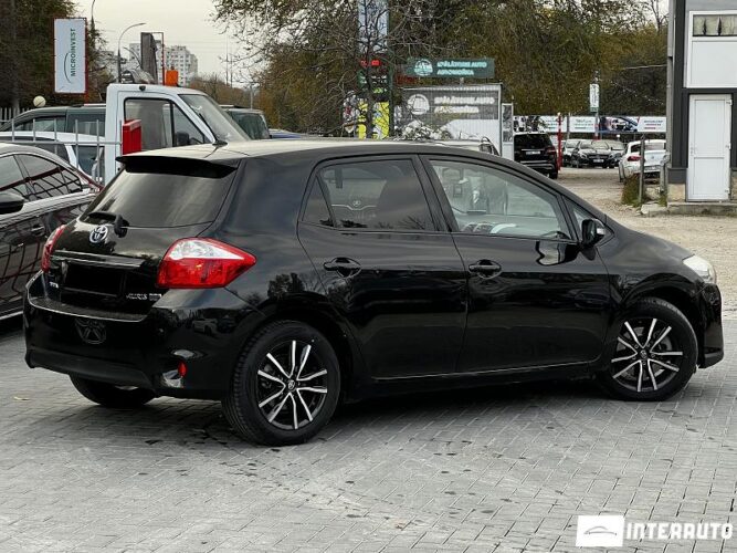 Toyota Auris 31 interauto-car
