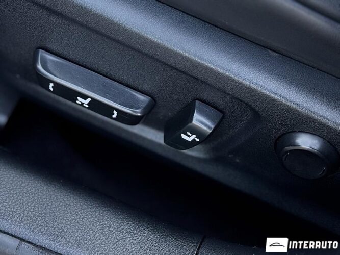 Lexus IS 300h 40 interauto-car