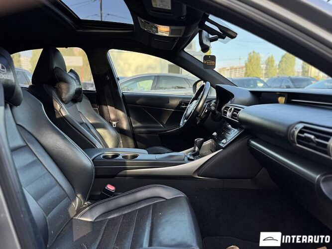 Lexus IS 300h 52 interauto-car