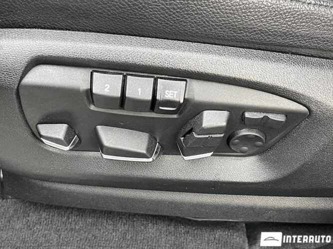 BMW X5 4.0D 53 interauto-car