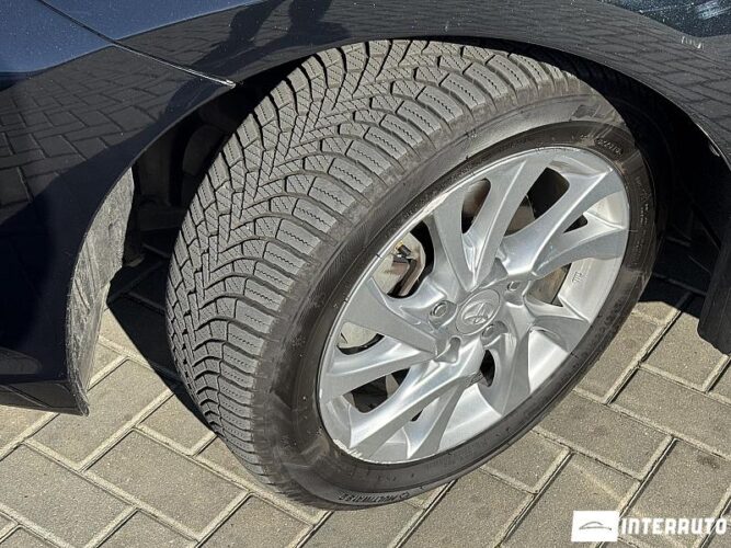 Toyota Auris 46 interauto-car