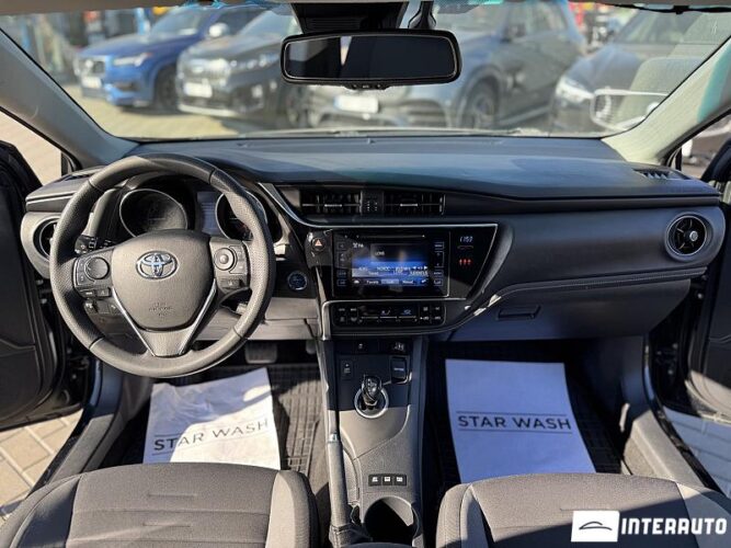 Toyota Auris 34 interauto-car