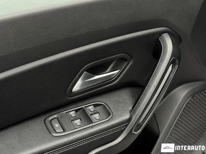 Dacia Duster 36 interauto-car