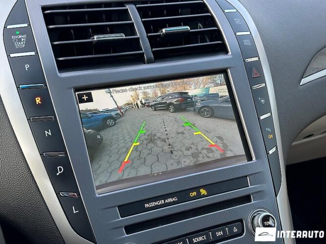 Lincoln MKZ 46 interauto-car