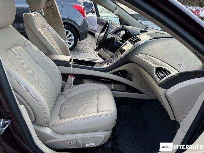Lincoln MKZ 42 interauto-car