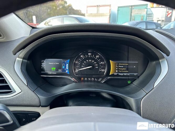 Lincoln MKZ 44 interauto-car