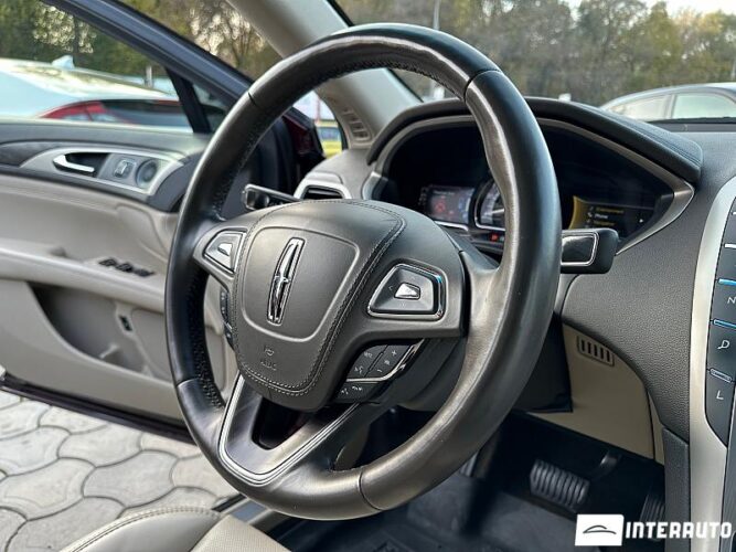 Lincoln MKZ 41 interauto-car