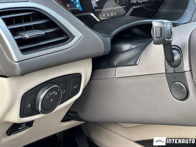 Lincoln MKZ 51 interauto-car