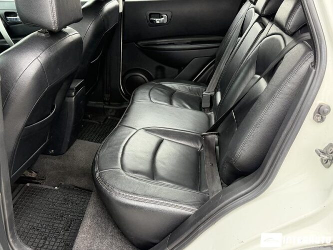 Nissan Qashqai 44 interauto-car