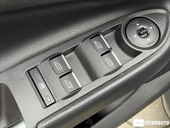 Ford C-MAX 34 interauto-car