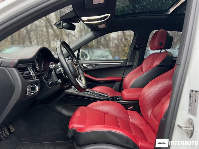 Porsche Macan S 34 interauto-car