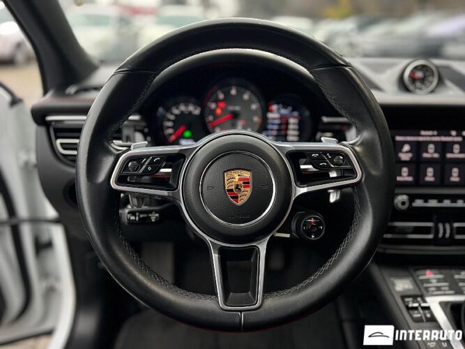 Porsche Macan S 37 interauto-car