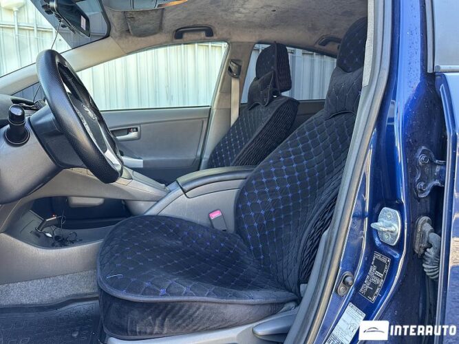 Toyota Prius 29 interauto-car