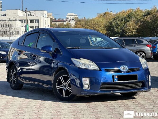 Toyota Prius 28 interauto-car