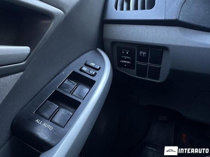 Toyota Prius 30 interauto-car