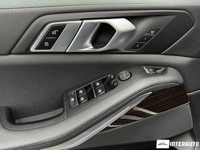 BMW X5 4.0i 42 interauto-car