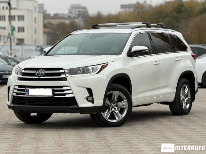 Toyota Highlander 2016 doar la InterAuto