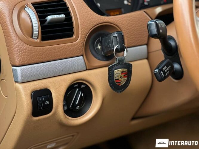 Porsche Cayenne 31 interauto-car