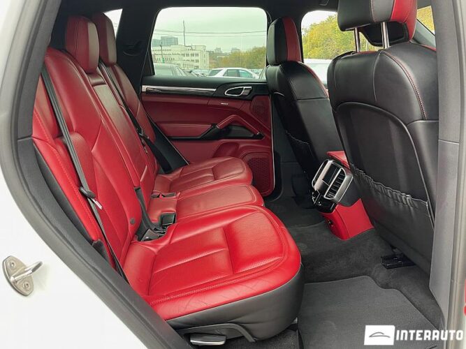 Porsche Cayenne 45 interauto-car