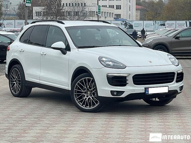 Porsche Cayenne 33 interauto-car