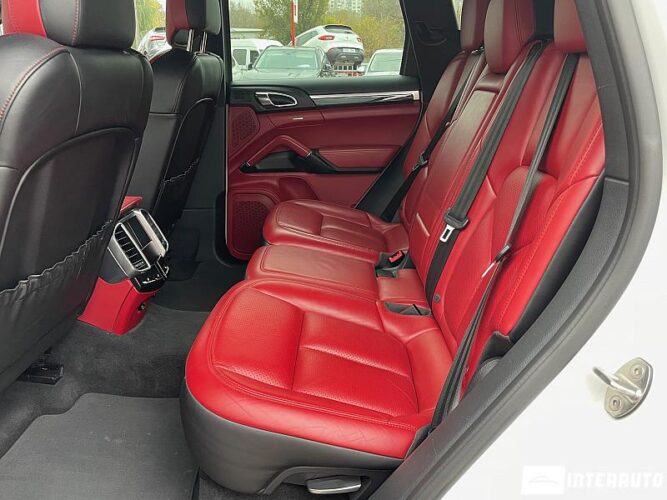 Porsche Cayenne 44 interauto-car