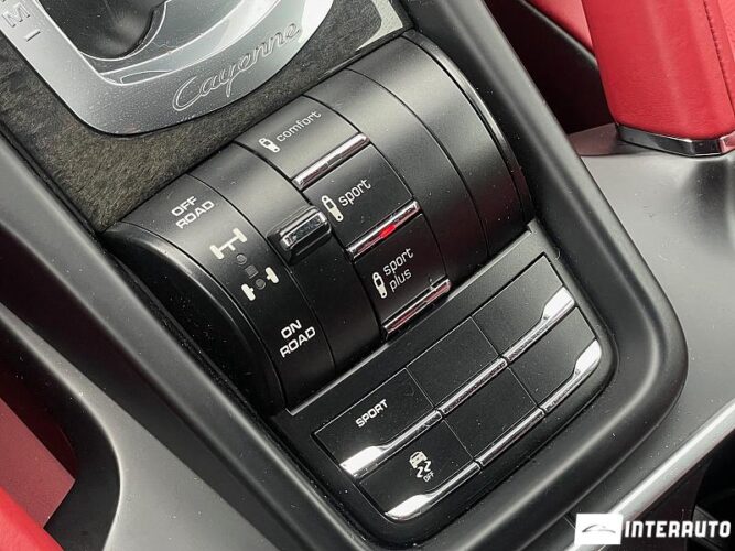 Porsche Cayenne 43 interauto-car