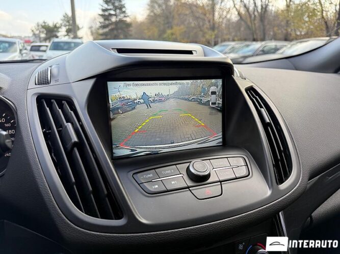 Ford Kuga 38 interauto-car