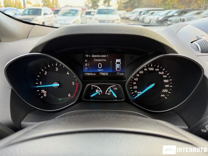 Ford Kuga 37 interauto-car