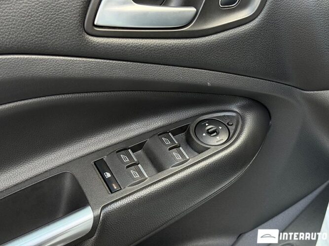 Ford Kuga 33 interauto-car