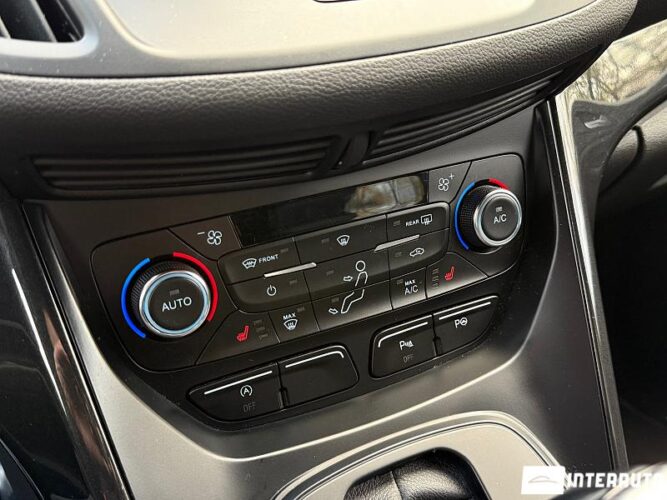 Ford Kuga 39 interauto-car