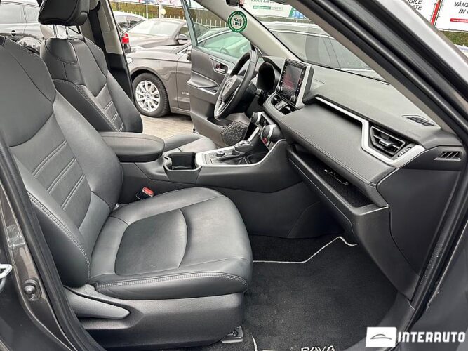 Toyota Rav-4 38 interauto-car