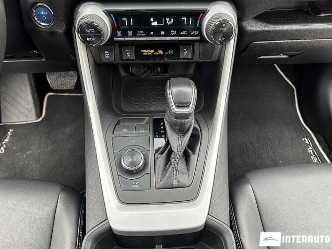 Toyota Rav-4 44 interauto-car