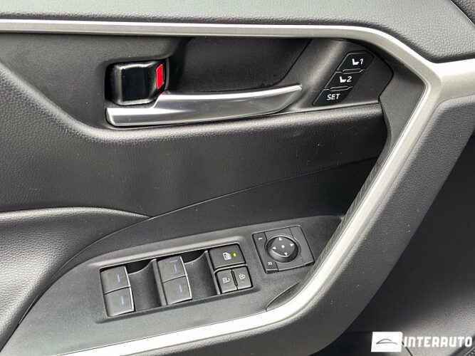 Toyota Rav-4 46 interauto-car