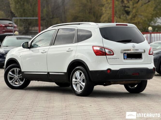 Nissan Qashqai+2 31 interauto-car