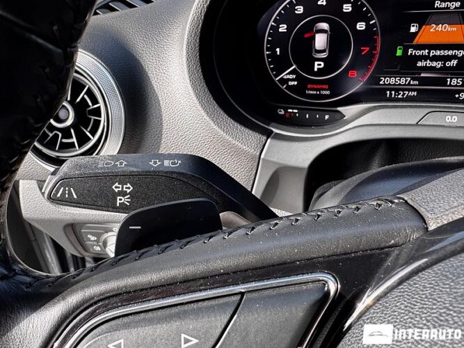 Audi A3 E-tron 46 interauto-car