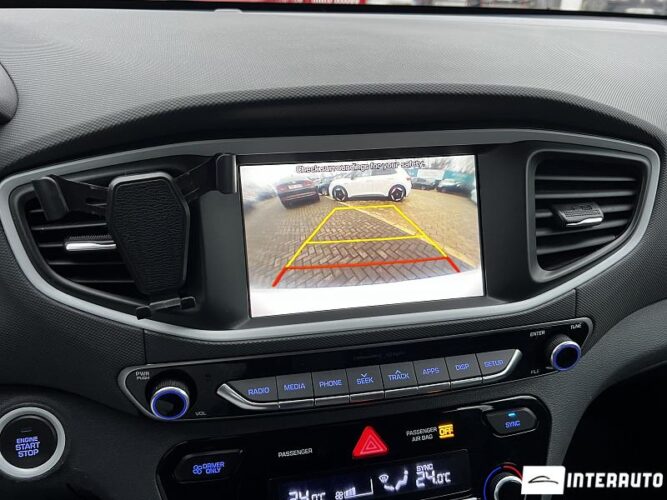 Hyundai Ioniq 38 interauto-car