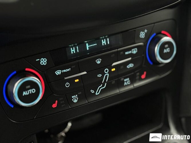 Ford Focus 48 interauto-car