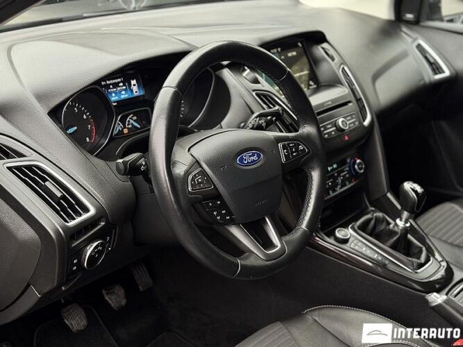 Ford Focus 43 interauto-car