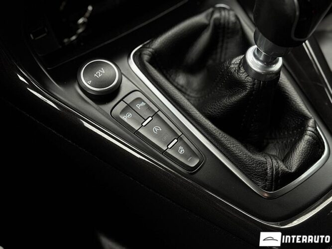 Ford Focus 49 interauto-car